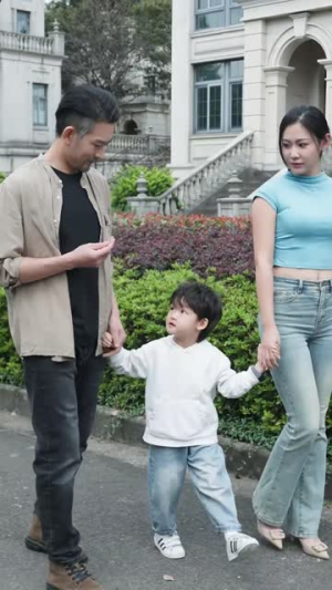 大叔的四个女房客（91集）最近很火的短剧