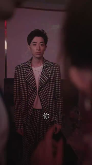 四个大佬心尖宠&失忆后我被四个男人疯抢(81集) 四个大佬心尖宠&失忆后我被四个男人疯抢(81集)爆破戏太震撼