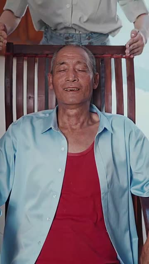 我在巴黎当侠客(6集) 我在巴黎当侠客(6集)今年度必看短剧Top10榜单